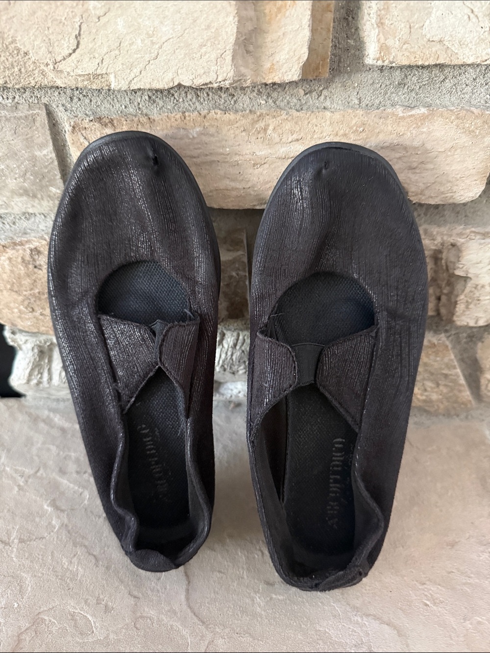 Arcopedico Women's Slip-On Loafers in Black - Picture 2 of 5